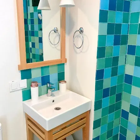 Rebetiko Hotell Ayvalı