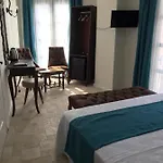 Отель Rebetiko *